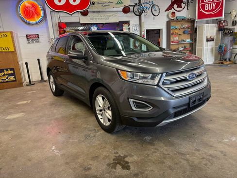 Used 2018 Ford Edge SEL FWD image 7