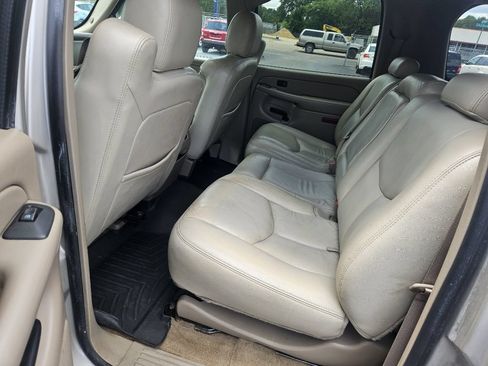 Used 2005 Chevrolet Suburban LT w/ Preferred Equipment Group AWD/4WD image 16