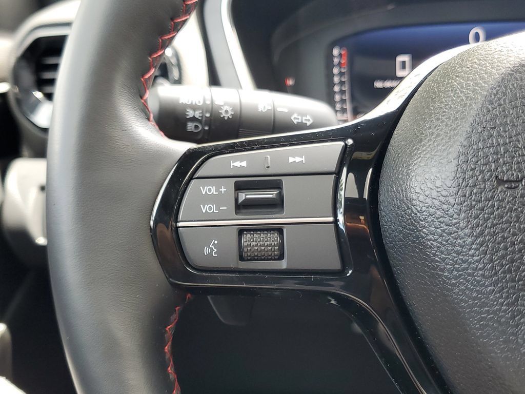 Used 2025 Honda Pilot Black Edition image 19
