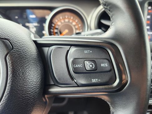 Used 2018 Jeep Wrangler Unlimited Sport S AWD/4WD image 32