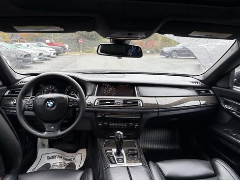 Used 2014 BMW 750Li xDrive image 32