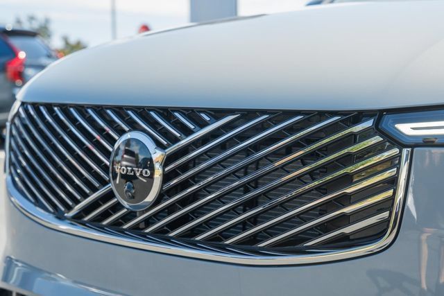 New 2027 Volvo XC90 B6 Plus AWD/4WD image 14