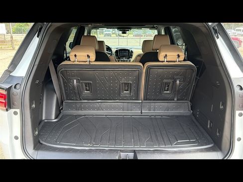 Used 2023 Chevrolet Traverse Premier w/ LPO, Floor Liner Package AWD/4WD image 27