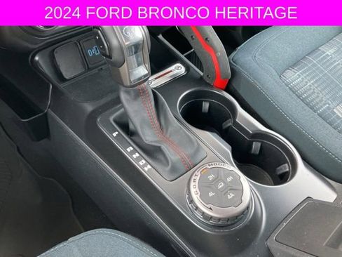 Used 2024 Ford Bronco Heritage Edition AWD/4WD image 32