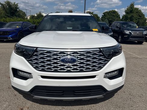 Used 2020 Ford Explorer Platinum w/ Premium Technology Package AWD/4WD image 2