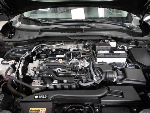 Used 2025 Toyota Corolla Cross XLE AWD/4WD image 31