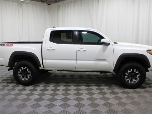 Used 2019 Toyota Tacoma TRD Off-Road image 29
