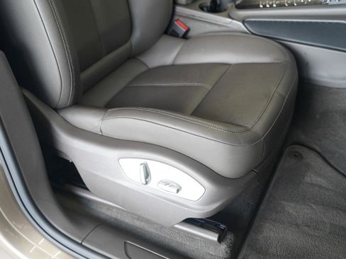 Used 2018 Porsche Macan AWD/4WD image 31