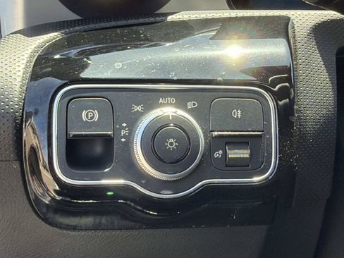 Used 2025 Mercedes-Benz CLA 250 image 14