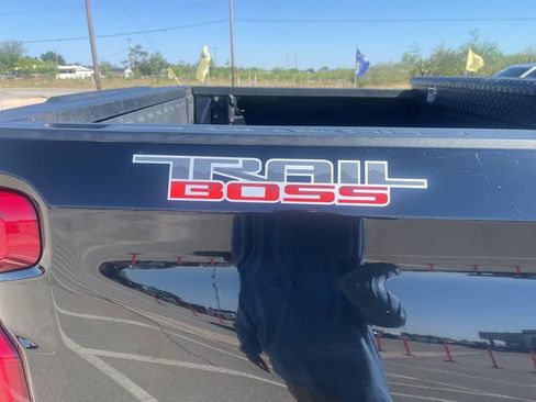 Used 2022 Chevrolet Silverado 1500 Custom Trail Boss w/ Safety Confidence Package AWD/4WD image 10