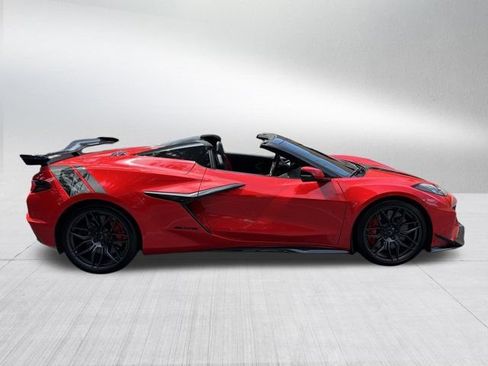 Used 2024 Chevrolet Corvette Z06 w/ Z07 Performance Package RWD image 12