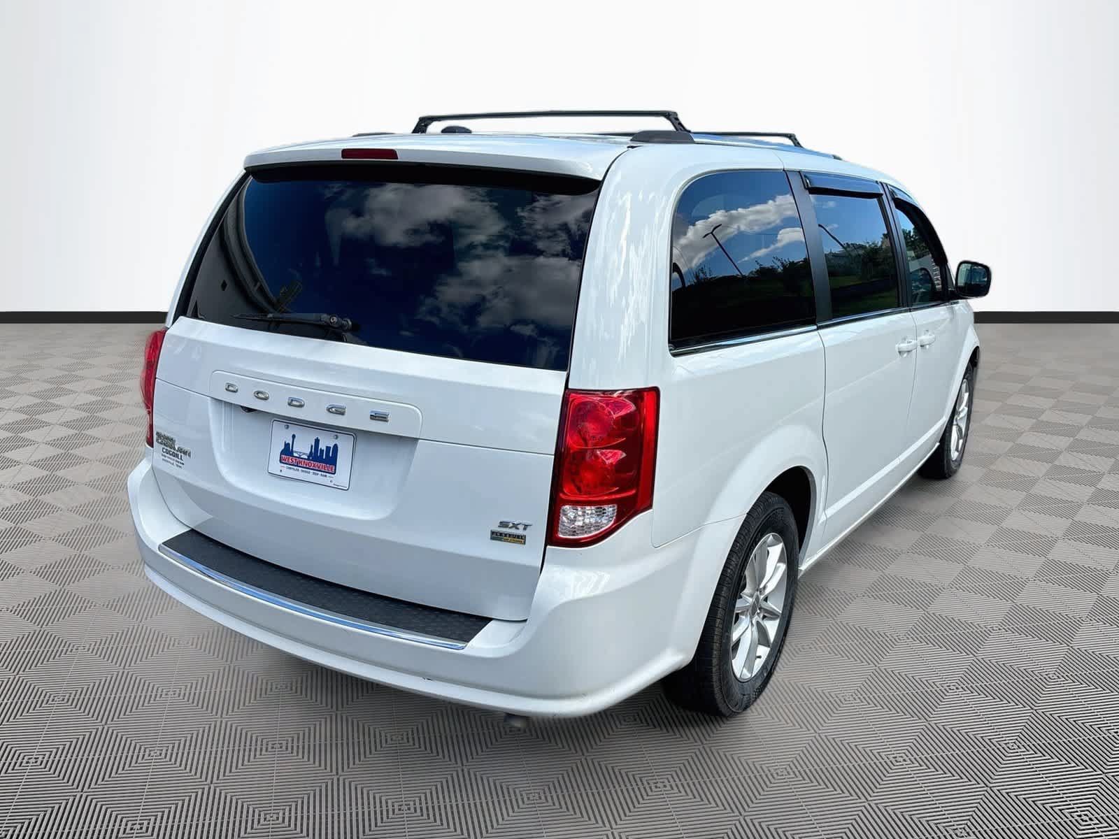 Used 2018 Dodge Grand Caravan SXT FWD image 5