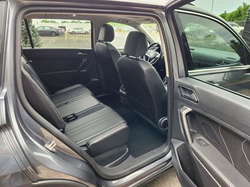 Certified 2024 Volkswagen Tiguan SE image 14