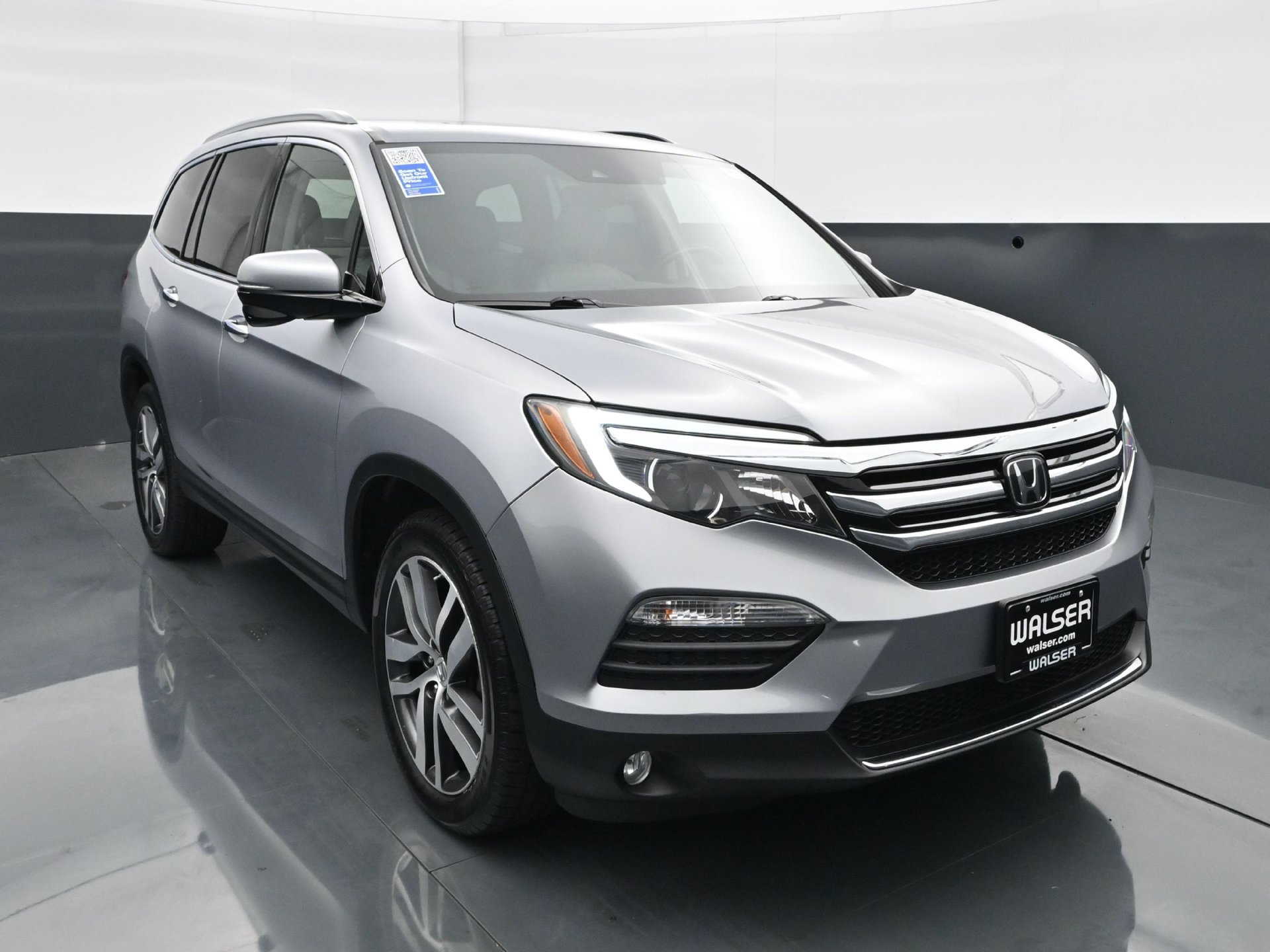 Used 2017 Honda Pilot Touring image 11