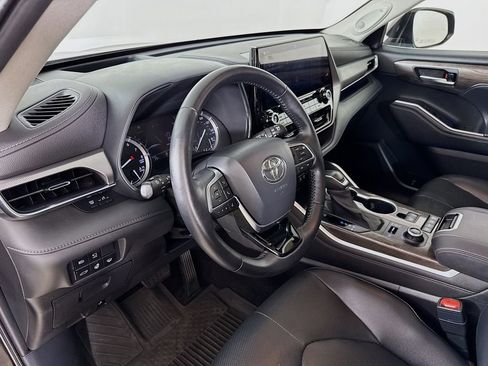 Certified 2020 Toyota Highlander Platinum AWD/4WD image 10