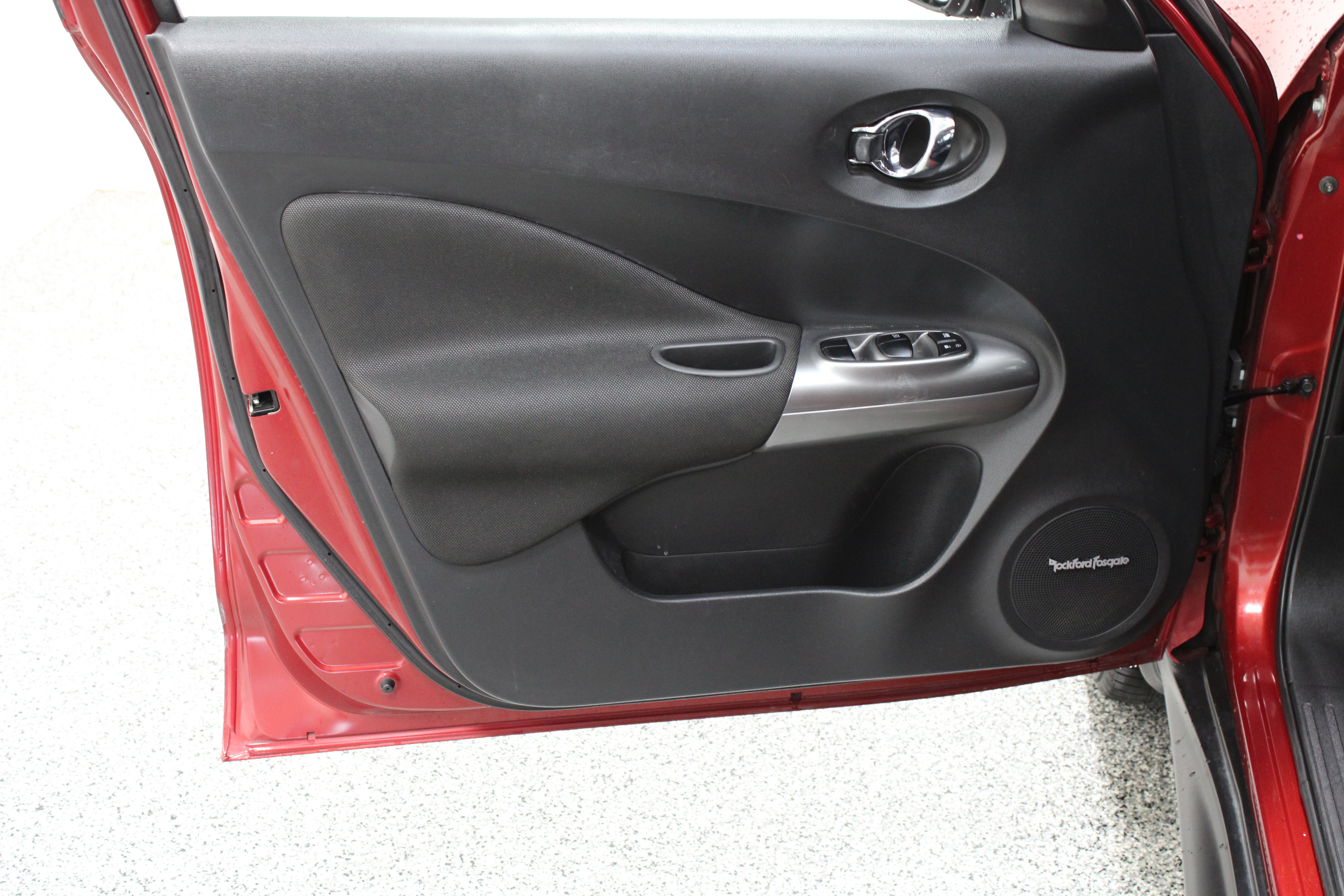 Used 2016 Nissan Juke SL FWD image 12