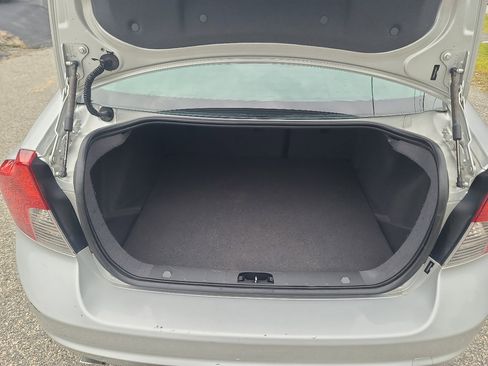 Used 2011 Volvo S40 T5 image 12