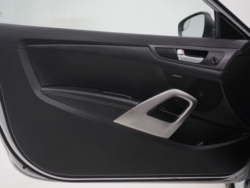Used 2016 Hyundai Veloster Turbo image 12