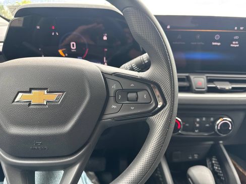 Used 2025 Chevrolet TrailBlazer LS w/ LS Convenience Package AWD/4WD image 23