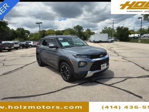 Used 2022 Chevrolet TrailBlazer LT w/ Convenience Package AWD/4WD image 2