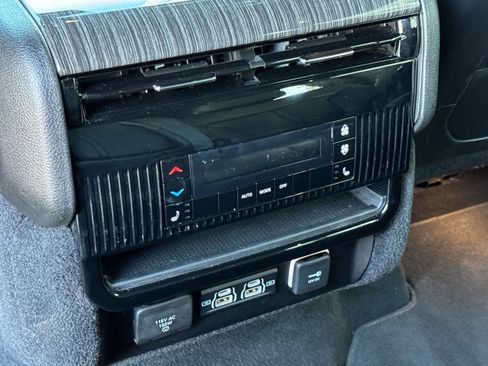 Used 2022 Jeep Wagoneer Series III image 43