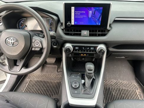 Used 2025 Toyota RAV4 XLE AWD/4WD image 14