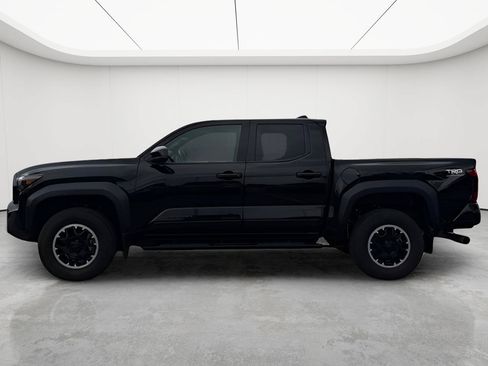 Used 2024 Toyota Tacoma TRD Off-Road AWD/4WD image 5