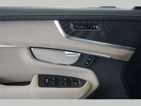 New 2025 Volvo XC90 T8 Core w/ Protection Package image 9