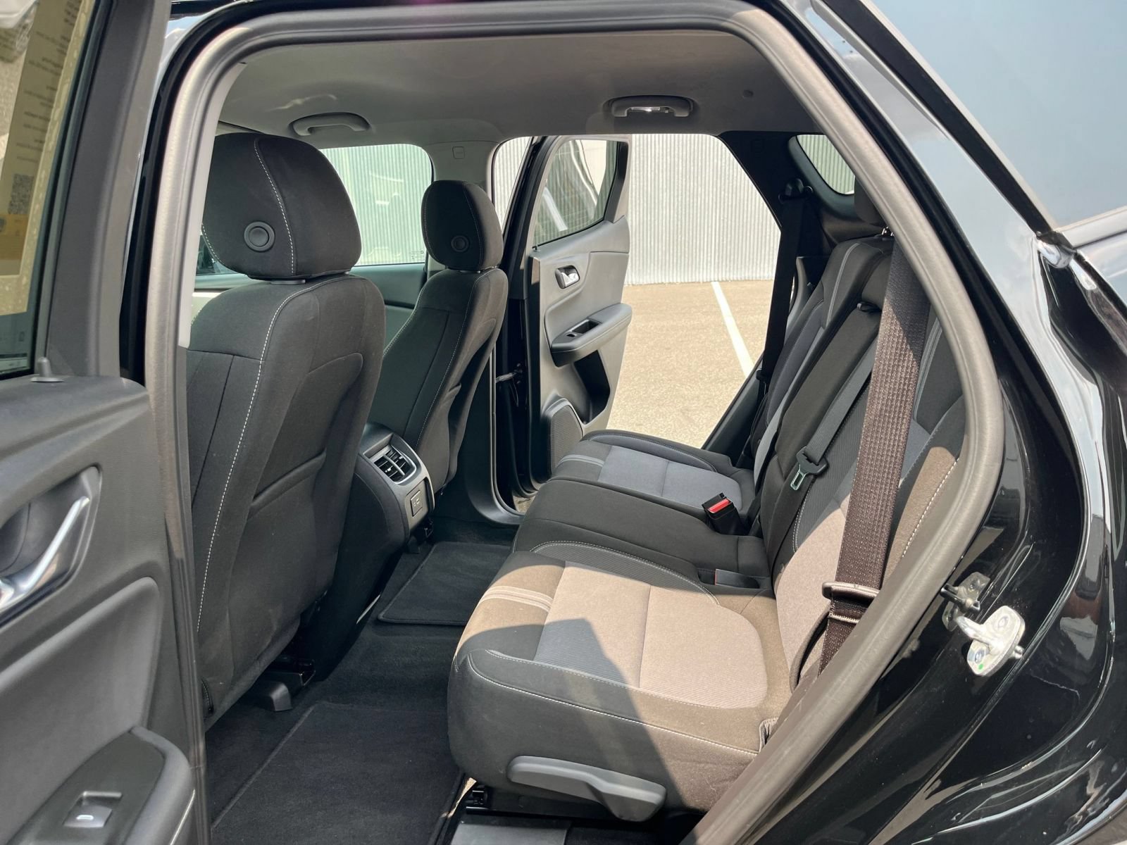 Used 2025 Chevrolet Blazer LT FWD image 26