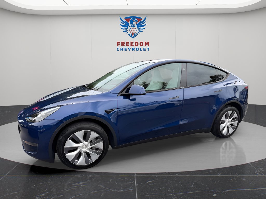 Used 2024 Tesla Model Y Long Range AWD/4WD image 2