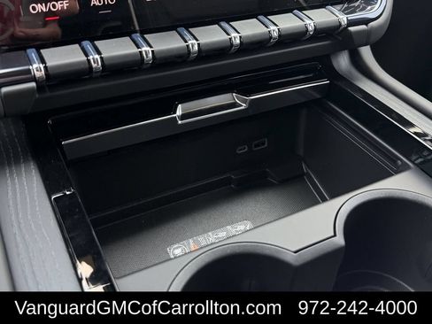 New 2026 GMC Yukon AT4 Ultimate w/ LPO, Floor Liner Package AWD/4WD image 18