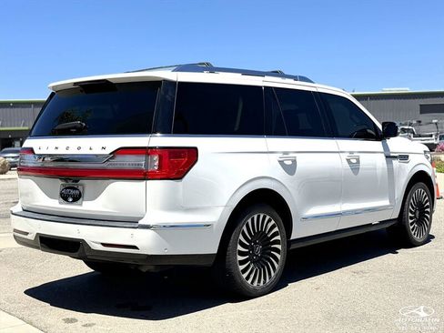 Used 2021 Lincoln Navigator Black Label w/ Cargo Convenience Package AWD/4WD image 7