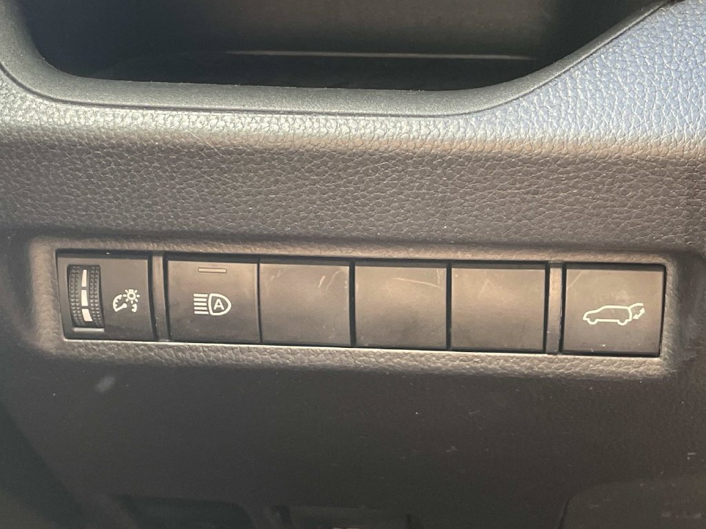 Used 2019 Toyota RAV4 XLE Premium FWD image 21