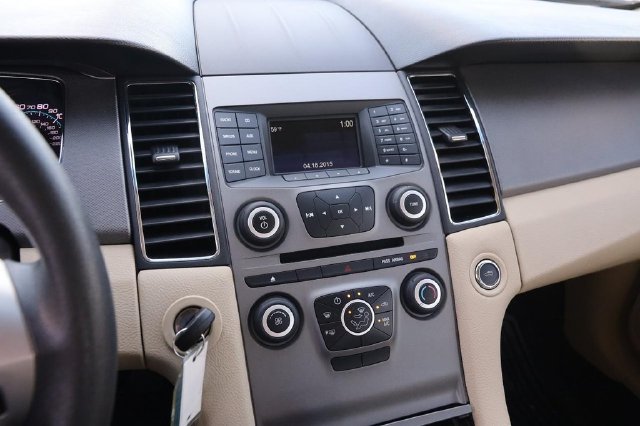 Used 2018 Ford Taurus SE FWD image 14