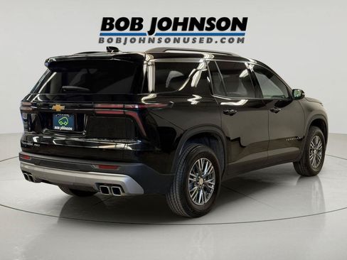 Used 2025 Chevrolet Traverse LT AWD/4WD image 12