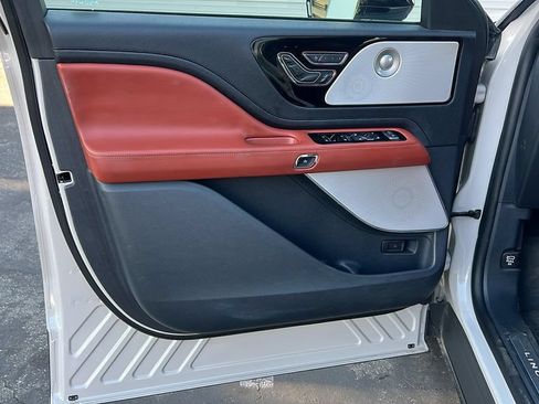 Used 2025 Lincoln Aviator Reserve w/ Equipment Group 201A AWD/4WD image 14