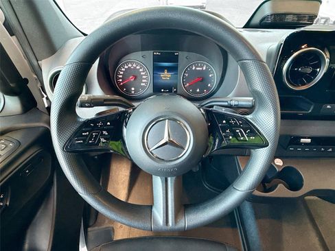Used 2025 Mercedes-Benz Sprinter 2500 image 11