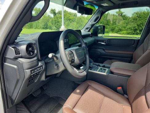 Used 2026 Toyota Land Cruiser w/ Premium Package AWD/4WD image 16