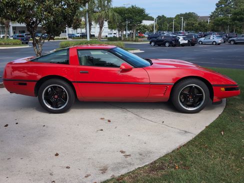 Used 1995 Chevrolet Corvette Coupe RWD image 11