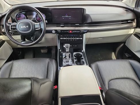 Used 2024 Kia Carnival EX FWD image 10