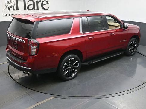 Used 2023 Chevrolet Suburban Premier w/ Premium Package AWD/4WD image 42