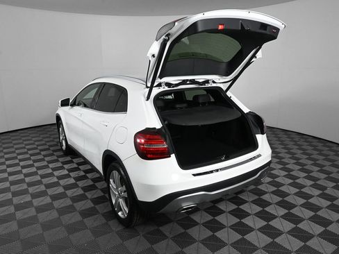 Used 2020 Mercedes-Benz GLA 250 4MATIC image 30