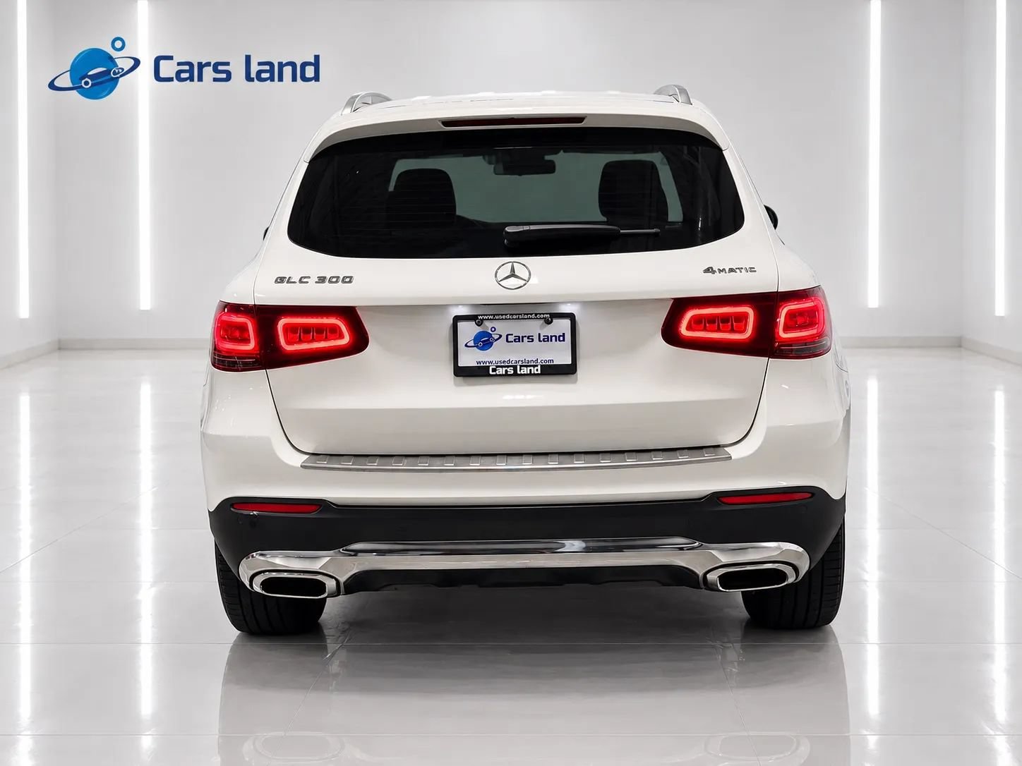 Used 2021 Mercedes-Benz GLC 300 4MATIC w/ Premium Package image 4