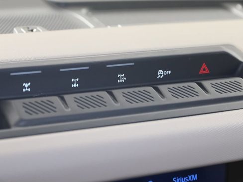 Used 2022 Ford Bronco Wildtrak image 32