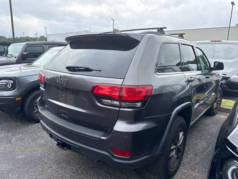 Used 2016 Jeep Grand Cherokee Laredo 75th Anniversary AWD/4WD image 19