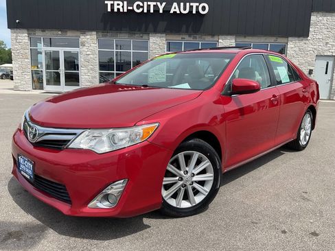 Used 2012 Toyota Camry XLE w/ Convenience Pkg FWD image 1