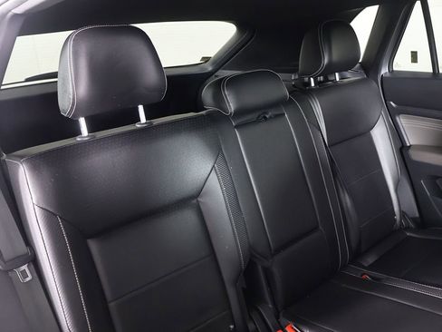 Used 2022 Volkswagen Atlas Cross Sport SEL R-Line image 37