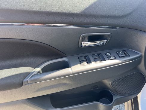 New 2025 Mitsubishi Outlander Sport ES image 13