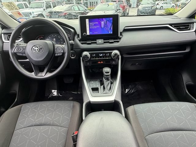 Used 2025 Toyota RAV4 XLE AWD/4WD image 13