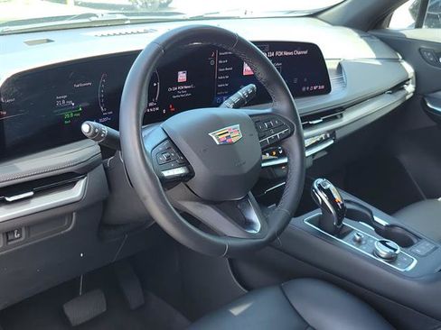 Certified 2025 Cadillac XT4 Premium Luxury FWD image 17